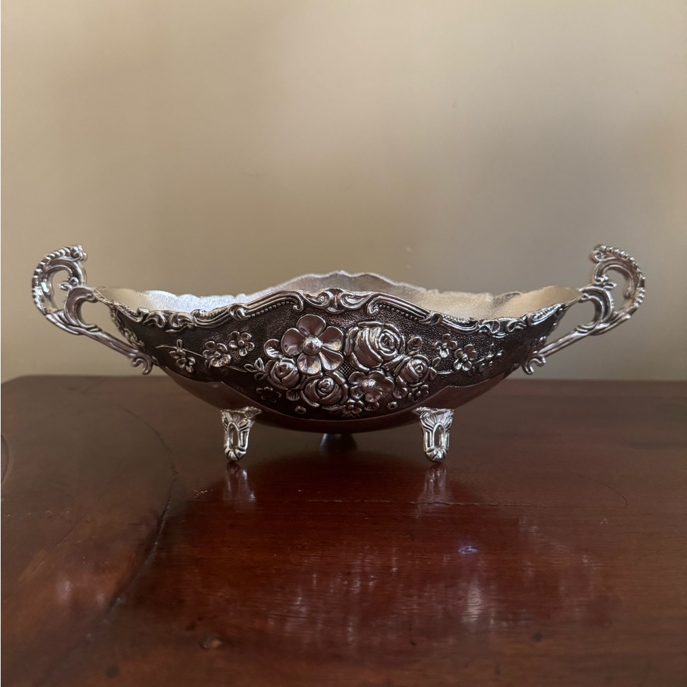 Metal oval shaped dish